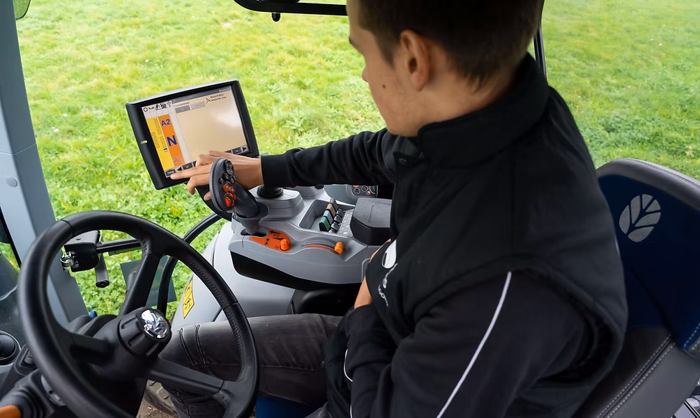 b6c99d_f79d9616fe524e9ca0627e40f9dcb93f~mv2